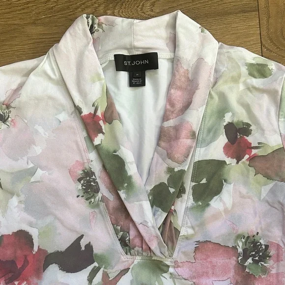 ST. JOHN Pink Floral Print Jersey Women’s Medium 3/4 Sleeve Blouse - Picture 3 of 9